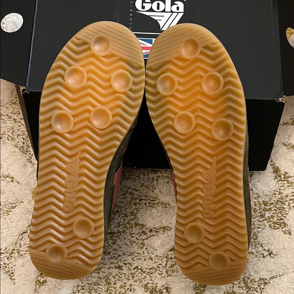 Gola Women's size 7 Tornado in military green and pink coral - Picture 6 of 8